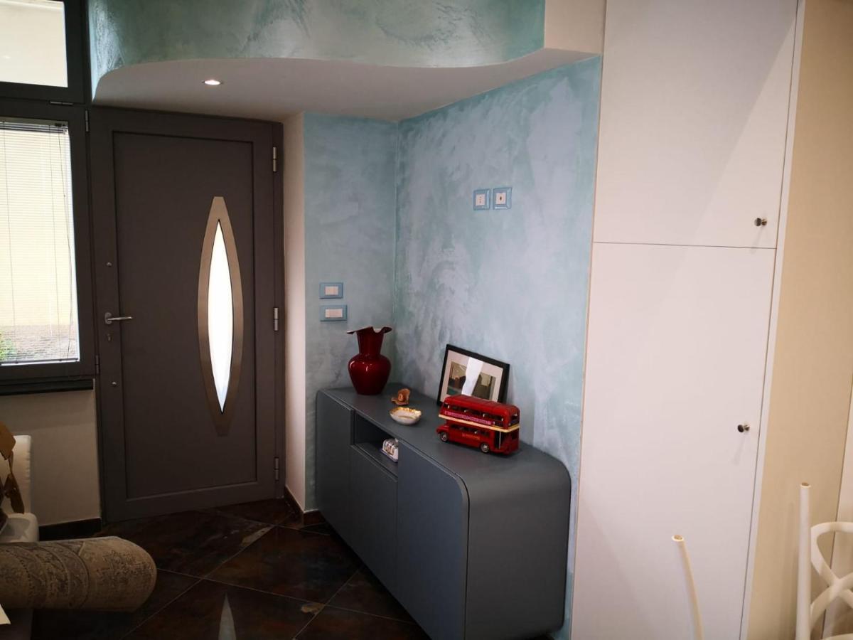 Apartamento La Casa Di Valentina Vado Ligure Exterior foto